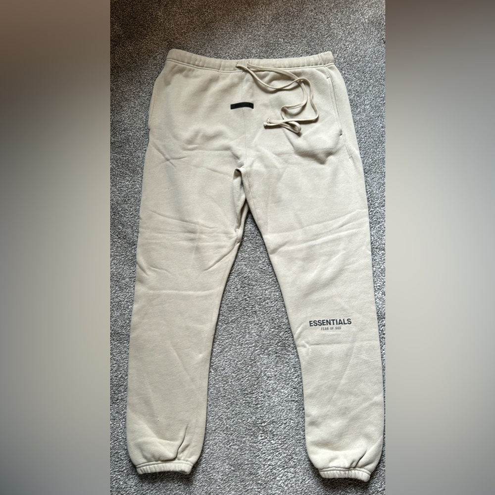 Tan essentials women’s sweatpants
Size XL 
lightly used-like new